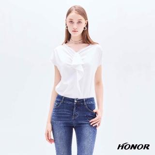 【HONOR 山形屋】柔美不對稱荷葉抓皺V領雪紡上衣-白/藍