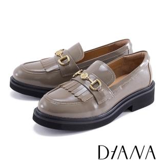 【DIANA】懷舊學院風馬銜釦流蘇中跟樂福鞋(可可)