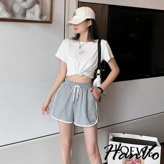 【HanVo】現貨 修飾身型! 運動休閒短褲 棉質寬鬆居家褲(韓系女裝 女生褲裝 A03-2117)