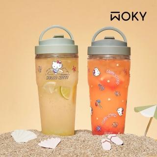 【WOKY 沃廚】三麗鷗聯名 渾圓杯 Ecozen純透款 880ml-附彈跳吸管(吸管杯/隨行杯/外帶杯)