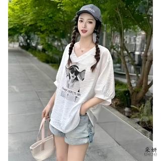 【CHAI YAN 採妍】女孩印花後背蕾絲拼接V領半袖上衣(春夏新款上衣-65-78公斤可穿)