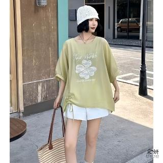 【CHAI YAN 採妍】幸運草蕾絲字母刺繡圓領半袖上衣(春夏新款上衣-65-78公斤可穿)
