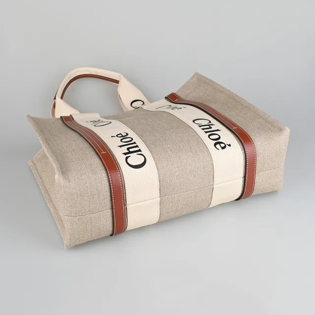 【Chloe’ 蔻依】Chlo☆ Woody印花LOGO線條亞麻帆布搭小牛皮開口式肩背托特包(中/白x棕)