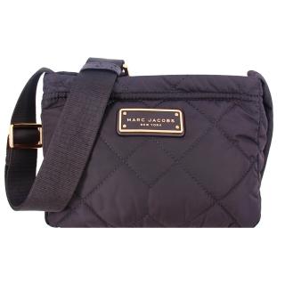 【MARC JACOBS】尼龍輕量材質 小香風人氣款 寬背帶 斜揹包(經典黑 / 小)