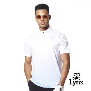【Lynx Golf】男款吸溼排汗機能漸層色系盾牌造型印花下擺開叉短袖立領POLO衫/高爾夫球衫(白/藍色)