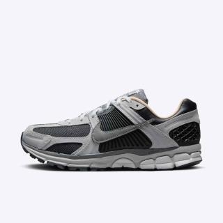【NIKE 耐吉】Zoom Vomero 5 男 運動休閒鞋 復古 慢跑 緩震 舒適 穿搭 灰 黑(HV5982-001)