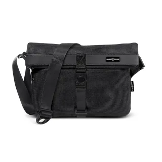 【MANDE RHODE 曼德羅德】格紋插扣掀蓋斜背包(A5888K)