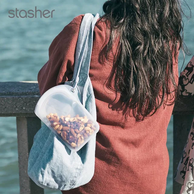 【美國Stasher】Go隨行雲霧白｜矽膠密封保鮮食物袋(戶外活動露營、3C用品防水、專利封口輕鬆按壓)