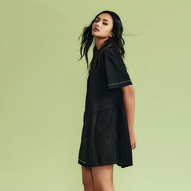 【ICHE 衣哲】Cop.Copine 法式設計簡約明線拼接光澤感造型洋裝