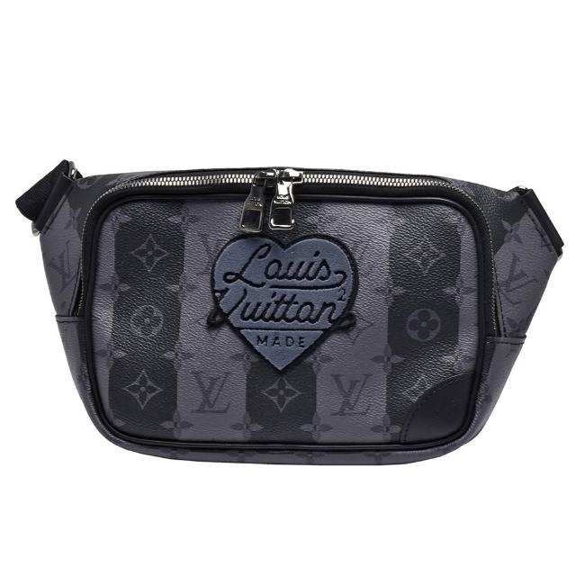 LV 路易威登 M59338 經典 MODULAR 系列 Stripes Eclipse 帆布斜背腰包，全新未使用，黑色系設計，外層為高質感帆布，內層為布面材質，配有原廠防塵套與包裝盒。尺寸為長26cm、寬3.5cm、高16cm，背帶全長約105cm，適合男女使用，拉鍊式開口，輕便實用，法國製造，來自歐洲。
