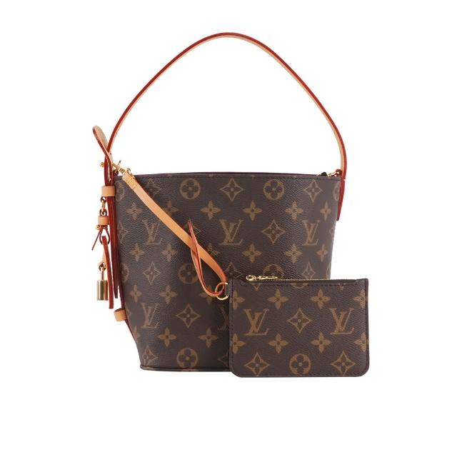 全新 LOUIS VUITTON 路易威登 M12925 All In BB 老花牛皮帆布水桶包，採用經典咖啡色系設計，搭配鎖頭行李吊牌與可調整背帶，多揹法設計靈活實用。外層為帆布與牛皮拼接，內層為帆布，適合日常出勤與旅行使用，原廠包裝盒與防塵袋齊全，法國原產，歐洲來源，女性專用斜揹包。