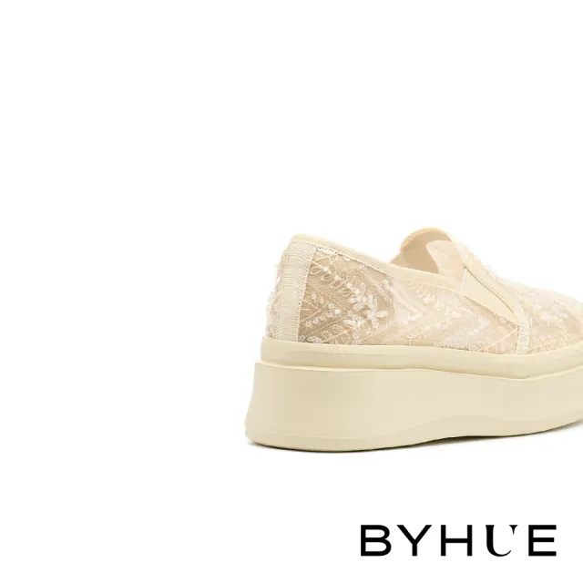 【BYHUE】率性質感縫珠網布厚底休閒鞋(米白)