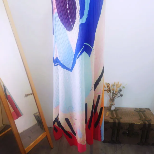 【YUTZUYA 優姿雅】抽象撞色花紋壓摺寬版洋裝(壓摺/寬版洋裝/印花/高彈)