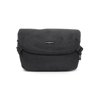 【MANDE RHODE 曼德羅德】格紋磁插扣掀蓋斜背包(A5895K)