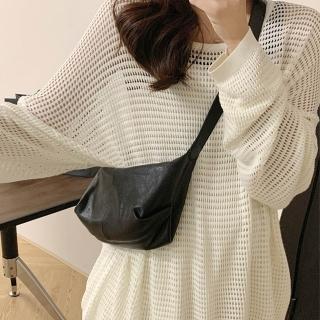 【LEESA】羊皮包包\餃子包\斜揹包\真皮包包\腋下包\高階感\軟皮包\銀色包包\包包\揹包\側揹包\女生包包