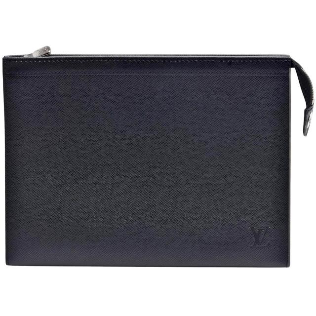 【Louis Vuitton 路易威登】M30547 Pochette Voyage MM系列TAIGA牛皮拉鍊手拿包(黑色)