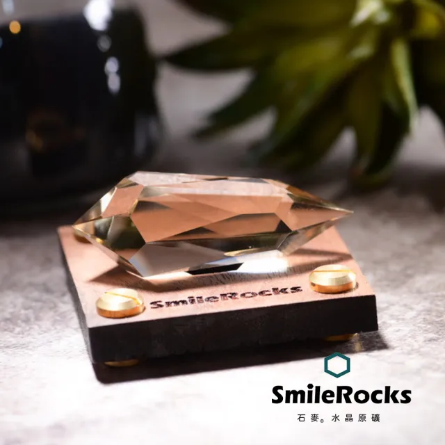 【SmileRocks 石麥】石麥水晶原礦 手工刻面雙尖茶水晶柱No.6248850602(SmilePad 6X6底板)