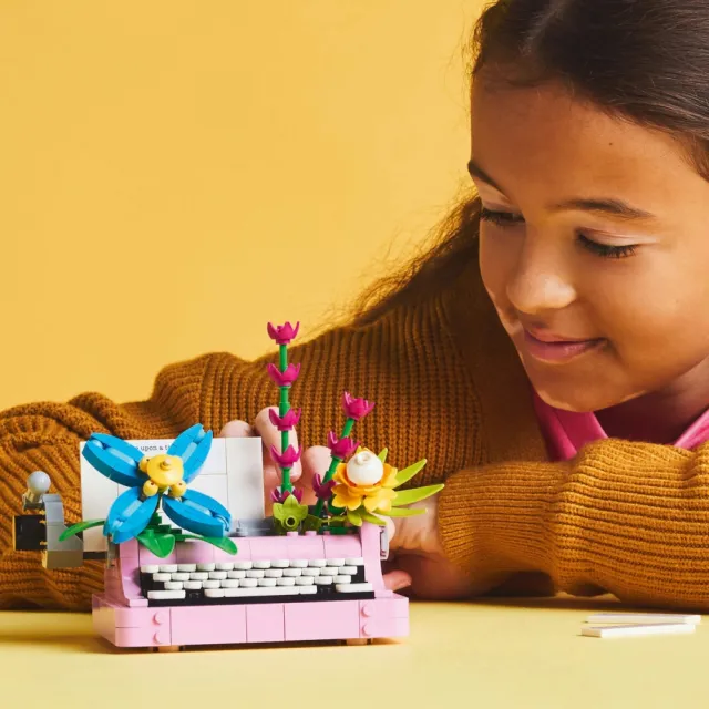 【LEGO 樂高】創意百變系列3合1 31169 花飾打字機(鍵盤 Typewriter 居家擺設 兒童玩具 禮物)