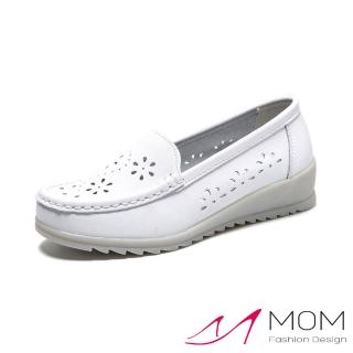 【MOM】真皮樂福鞋 坡跟樂福鞋/真皮純色素面縷空花朵經典軟底坡跟樂福鞋(白)