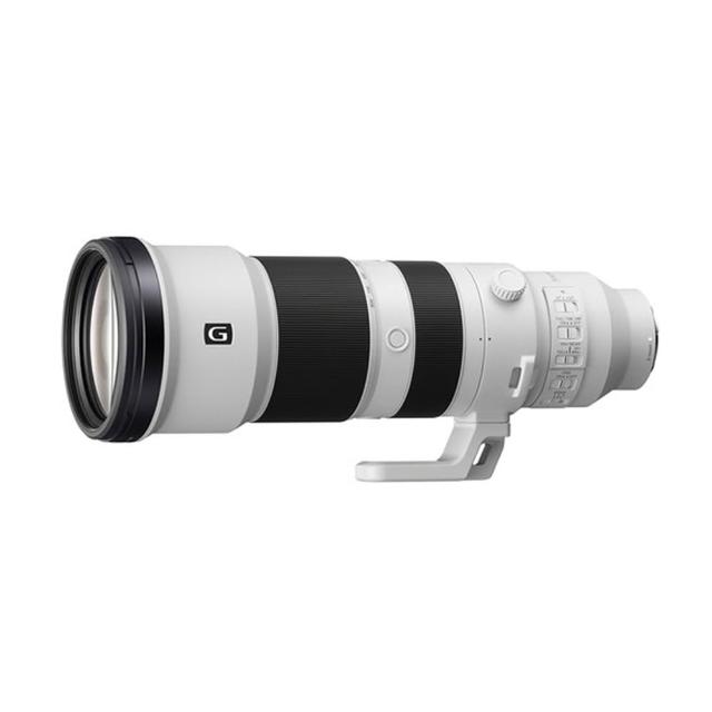 SONY 索尼 SEL400800G FE 400-800mm F6.3-8 G OSS 是一款專業級望遠變焦鏡頭,專為 Sony E-mount 相機設計,提供強大 400-800mm 變焦範圍與 G OSS 光學防震系統,適合野生動物、體育攝影等需求。公司貨正品保證,影像銳利、輕便耐用,提升您的專業拍攝體驗。 SONY索尼 SEL400800G FE 400-800mm F6.3-8 G OSS