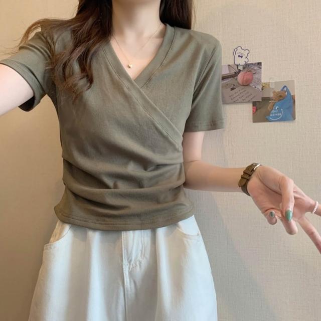 【D.studio】韓版交叉V領顯瘦短袖上衣(顯瘦上衣 衣服 夏天女裝 短板上衣 短版t恤 女裝 短袖t恤女 T522)