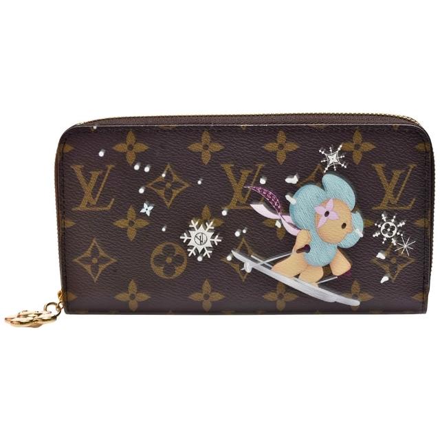 全新 LOUIS VUITTON 路易威登 M12223 聖誕限定 Snow Show 系列經典 Monogram 帆布拉鍊長夾，採用高質感咖啡色系與藍色系帆布製成，內裡為牛皮材質，擁有18個內部夾層與1個內袋，適合日常攜帶與收納，原廠包裝盒與防塵袋齊全，法國製造，歐洲來源，女性設計，拉鍊式開口，輕便實用。