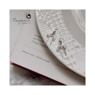 【Turquoise Jewelry】現貨~S925銀耳針浪漫芭蕾風甜美拉絲絲帶蝴蝶結耳環(送禮/高級感/韓系飾品)