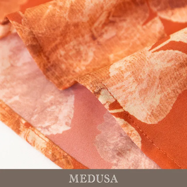 【MEDUSA 曼度莎】現貨-橘紅花卉小荷葉領雪紡上衣（M-2L）｜女長版上衣 女休閒上衣 雪紡上衣(601-37501)