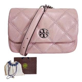 【TORY BURCH】TB WILLA新款小香風亮面菱格皮革鍊帶腰包斜背包(芭比粉/贈原廠防塵袋紙袋)