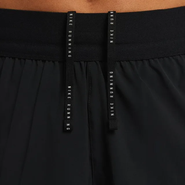 【NIKE 耐吉】運動短褲_女_AS W NK SWIFT DF MR 2N1 SHRT_黑色(HJ5377010)