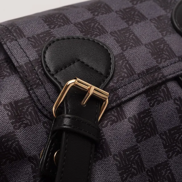 【steve madden】棋盤LOGO軍旅休閒後背包 BPACK(黑色)