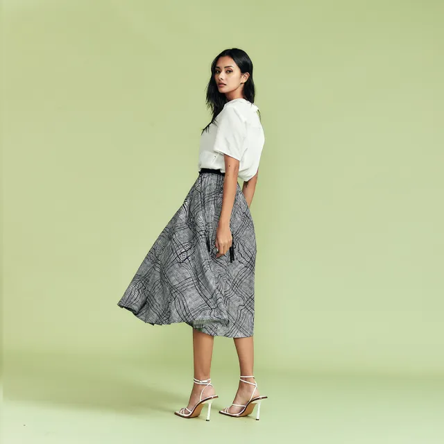 【ICHE 衣哲】Cop.Copine 法國原裝進口黑白圖騰印花中高腰傘擺伴長圓裙