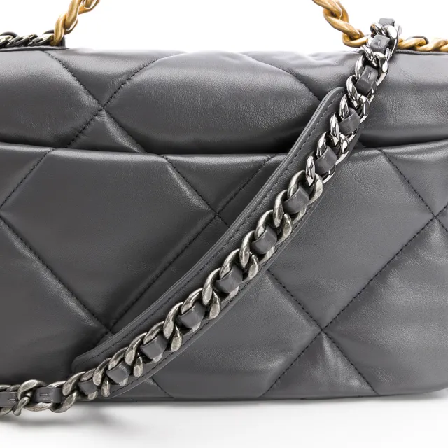 【CHANEL 香奈兒】19 Flap bag 經典皮穿雙C logo 三色鏈帶WOC/翻蓋包