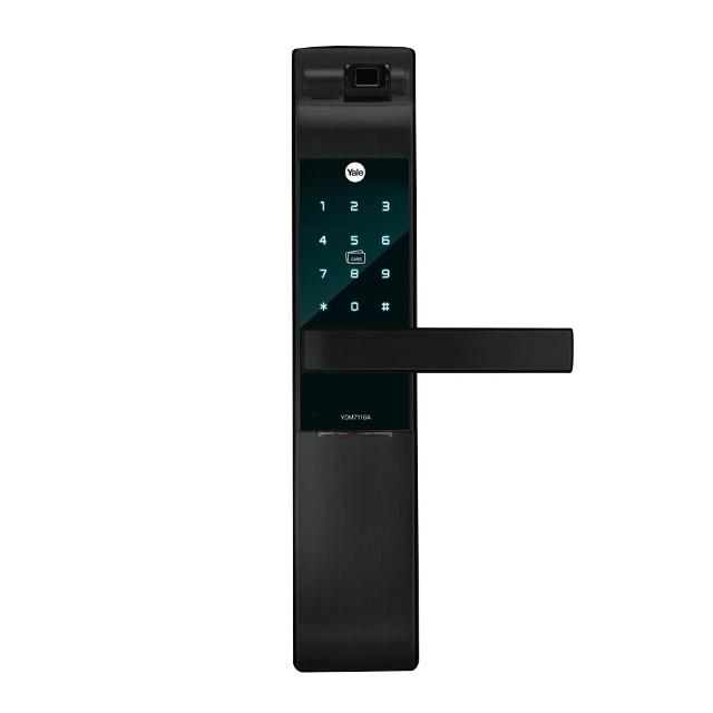 Yale耶魯 YDM7116A 四合一電子鎖，支援密碼、指紋、鑰匙、感應卡開門方式，可登入100張感應卡及100個指紋，適用門厚4-10cm，使用4顆AA鹼性電池，電池壽命約一年，配備9V緊急電源，產地中國，保固二年，NCC認證CCAN20LP0400T5，提供安全便捷的智慧門鎖解決方案。