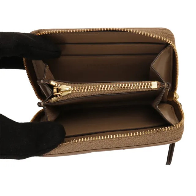 【TORY BURCH】金屬雙T 皮革ㄇ型拉鍊短夾(奶茶色)