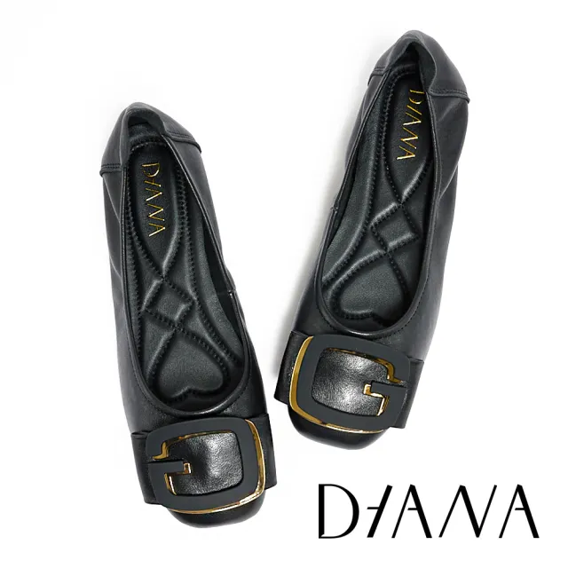 【DIANA】質感牛皮G字飾釦平底娃娃鞋(黑色)