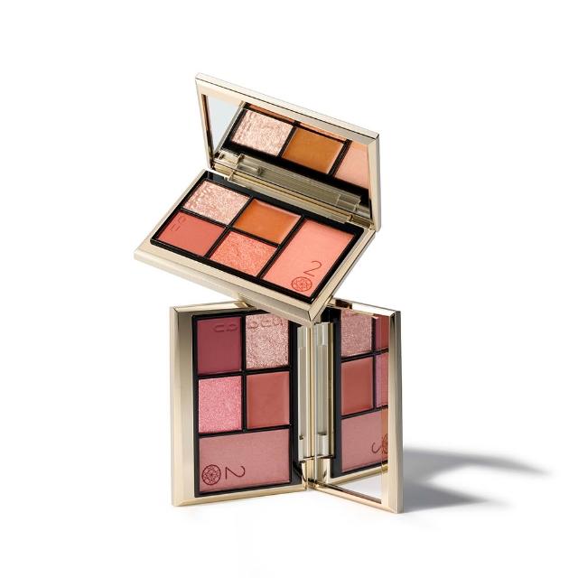 以光燦的重疊與光感的駕馭，將亂反射「光的軌跡」柔美映照在雙眸與頰部，展現獨特的光彩色澤之美。此款為SUQQU 20週年特別推出的收藏限定眼頰彩盤，輕盈質地與高顯色度，適合日常與節日妝容，9.2g容量搭配2026/5效期，是彩妝愛好者的必備選擇。