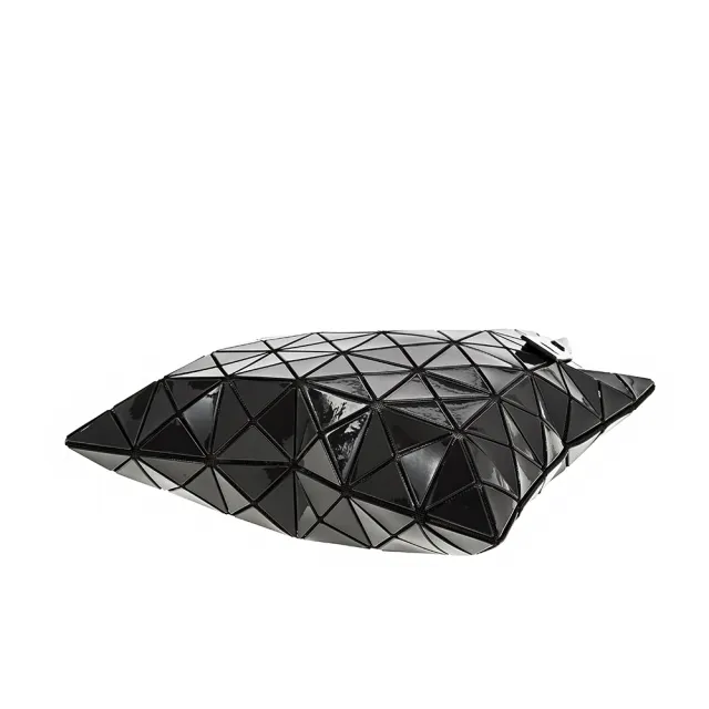 【ISSEY MIYAKE 三宅一生】BAOBAO 新款LUCENT ONE-TONE三角格6X6手提包(CHARCOAL)
