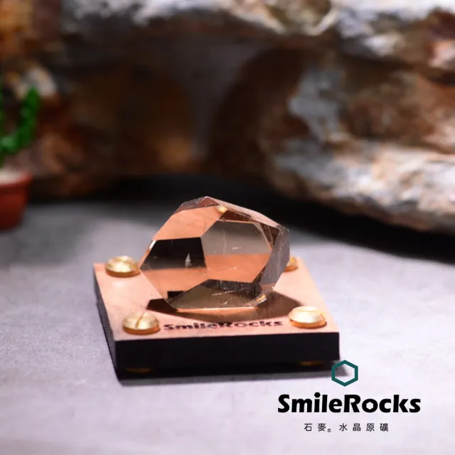 【SmileRocks 石麥】石麥水晶原礦 茶黃水晶隨形冰塊No.6251750737(SmilePad 6X6底板)
