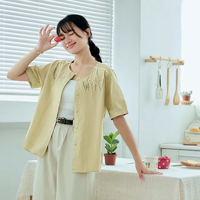 【OB 嚴選】日系純棉繡花蕾絲開襟澎袖上衣 《AB20362》