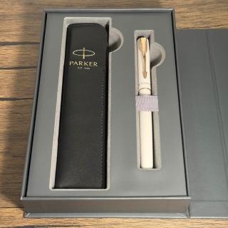 【PARKER】派克 威雅XL月光白鋼珠筆 真皮筆套禮盒(VectorXL)