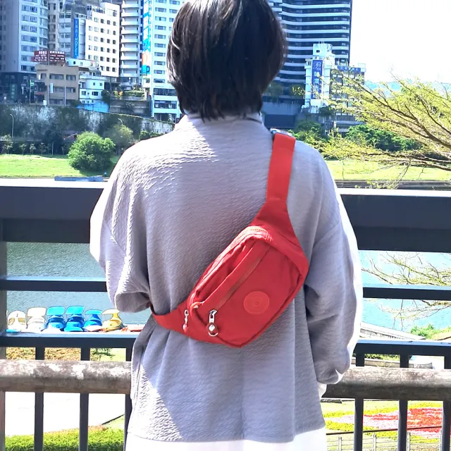 【吉豐洋行】休閒運動風格防潑水尼龍斜側背包/胸包/腰包(防水包 簡約多隔層)