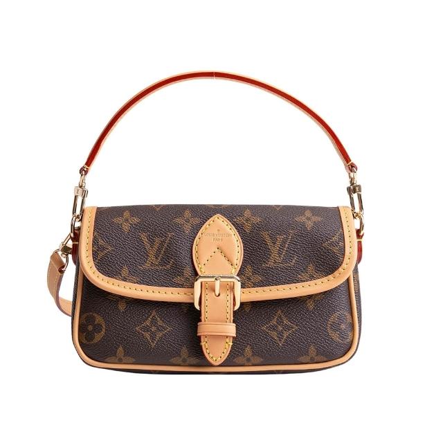 全新 LOUIS VUITTON 路易威登 M83298 Nano Diane 手提斜揹包，咖啡色系設計，採用高質帆布與牛皮材質，搭配原廠防塵套與背帶、手提帶，輕便實用，適合女性日常使用。