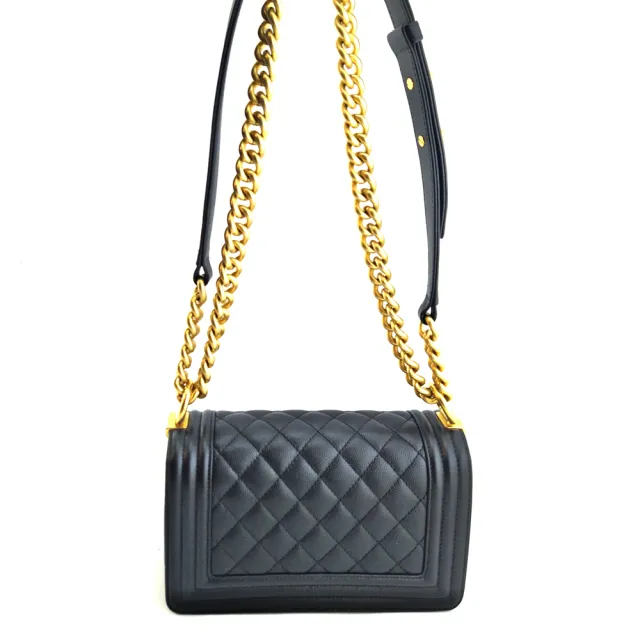 【CHANEL 香奈兒】黑色菱格紋牛皮金鍊肩背斜背20公分BOY包(展示品)