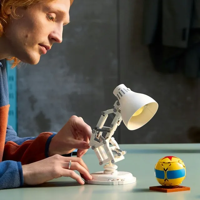 【LEGO 樂高】Ideas 21357 迪士尼皮克斯頑皮跳跳燈(Disney Luxo Junior Pixar 積木)