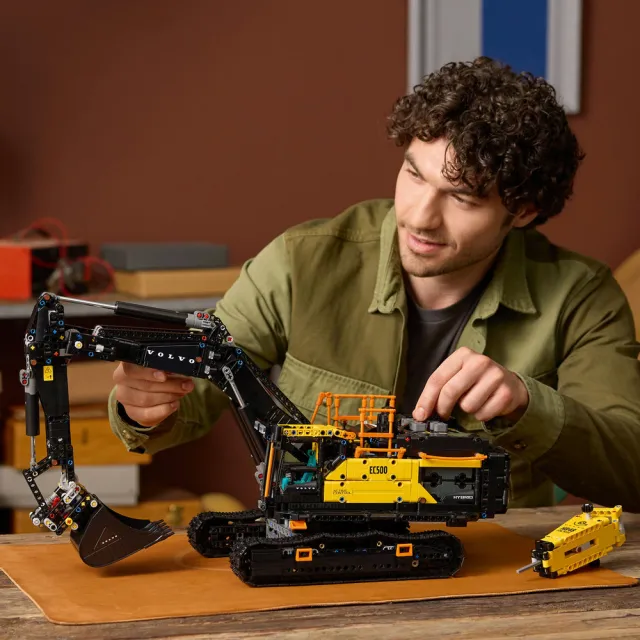 【LEGO 樂高】科技系列 42215 Volvo EC500 Hybrid 挖掘機(工程玩具 STEAM教育 居家擺設 積木)