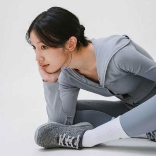 【TRAQ】美國舒適鞋 機能鞋 走路鞋 休閒鞋 足弓鞋 女鞋 灰色 LIBER8