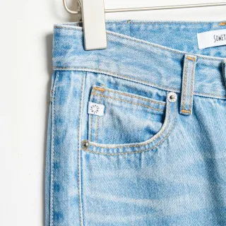 【SOMETHING】女裝 斜剪接無彈丹寧靴型褲(漂淺藍)
