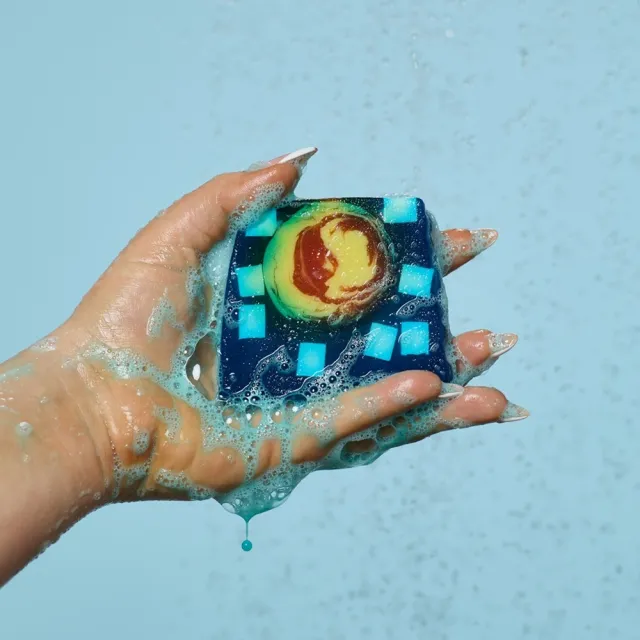 【LUSH 嵐舒】冬至香氛皂 100g(冷杉/洋甘菊/木質/肥皂/沐浴)