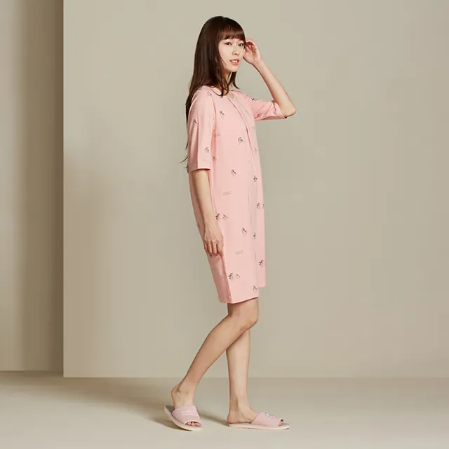 【YVONNE 以旺傢飾】海鸚鵡印花五分袖洋裝-薔薇粉